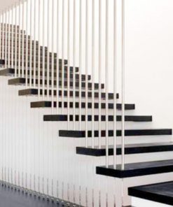 op cau thang da den co trang