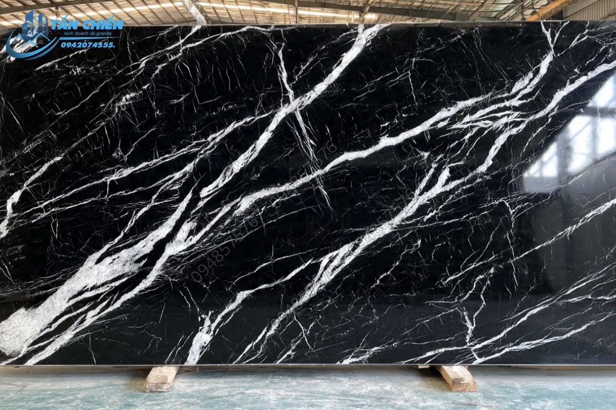 Đá granite đen tia chớp
