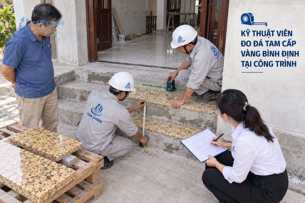 Kỹ thuật viên đo đá tam cấp vàng Bình Định tại công trình